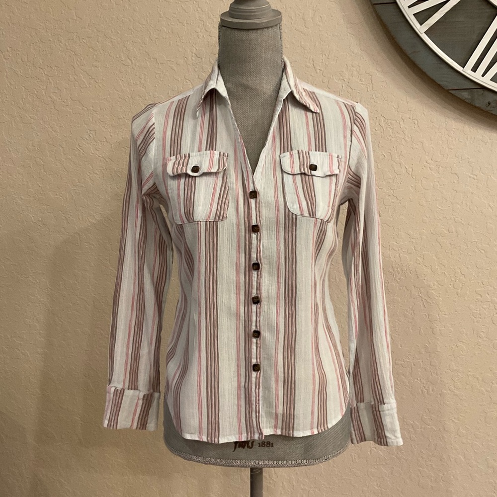 Columbia Sportswear company size S very confortable.